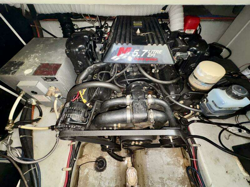 Midnight Run 27ft Doral Yacht For Sale