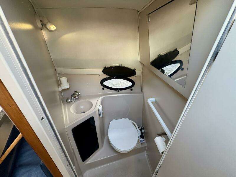 Midnight Run 27ft Doral Yacht For Sale