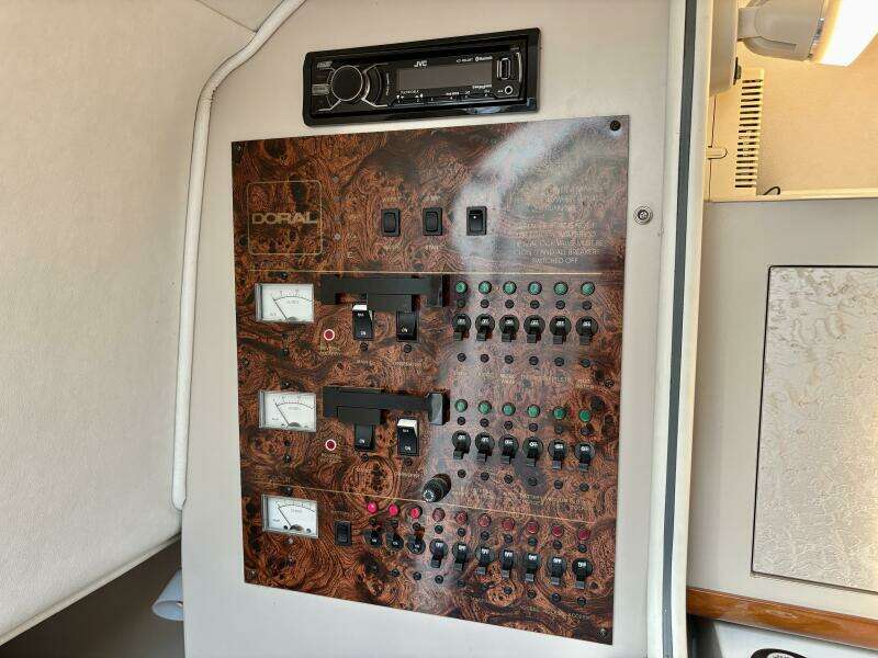 Midnight Run 27ft Doral Yacht For Sale
