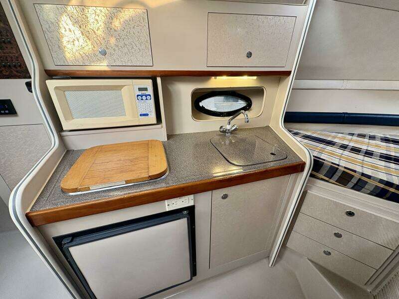 Midnight Run 27ft Doral Yacht For Sale