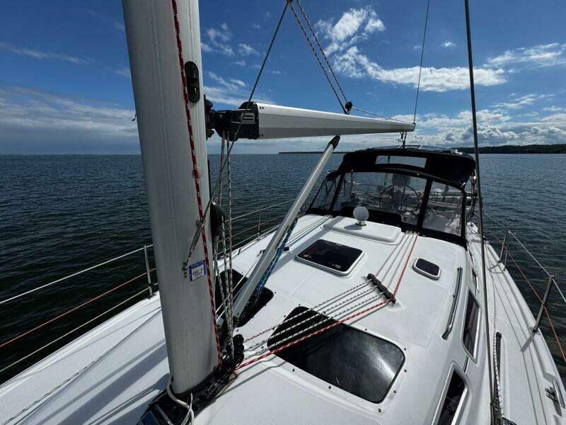 Vivez 38ft Hunter Yacht For Sale