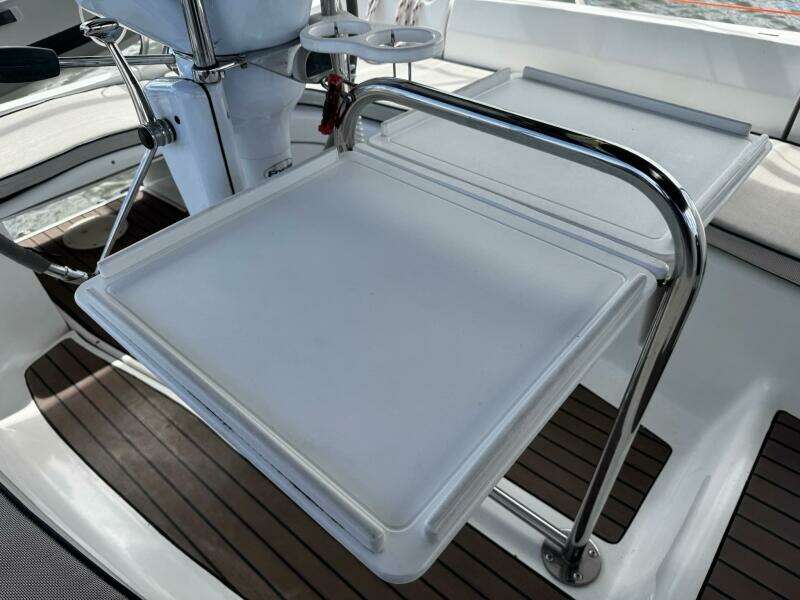 Vivez 38ft Hunter Yacht For Sale