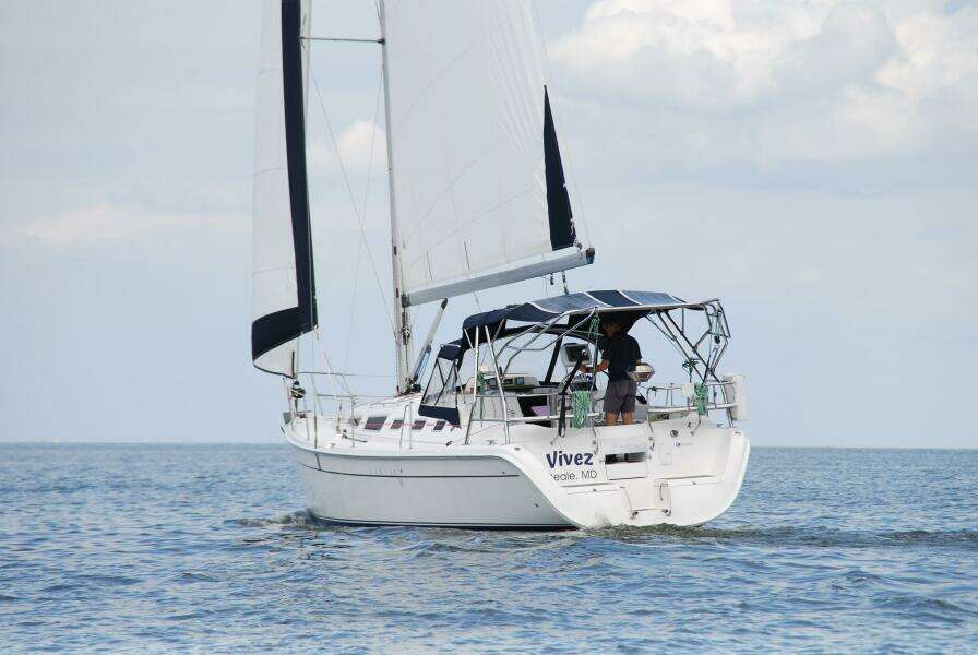 Vivez 38ft Hunter Yacht For Sale