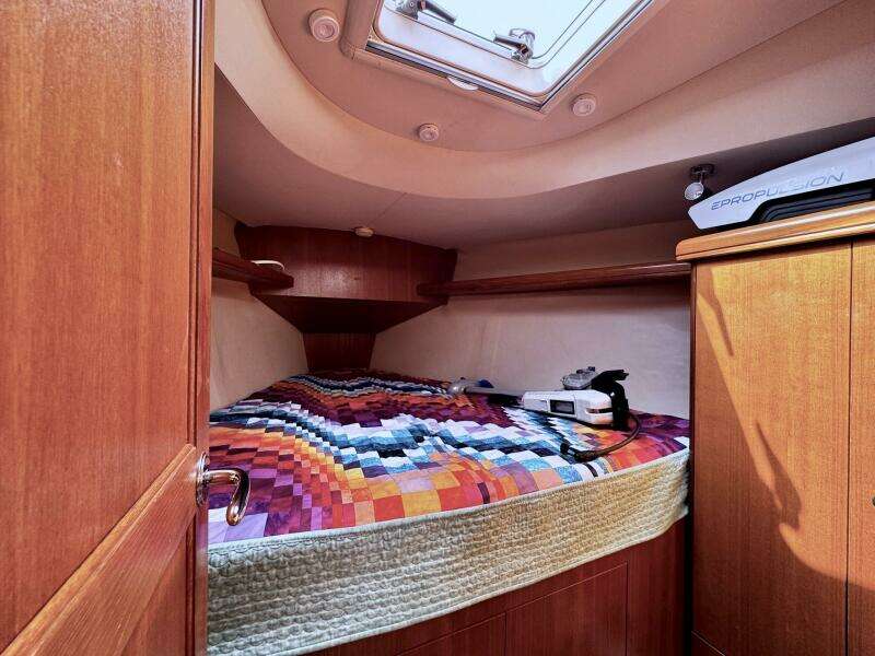 Vivez 38ft Hunter Yacht For Sale