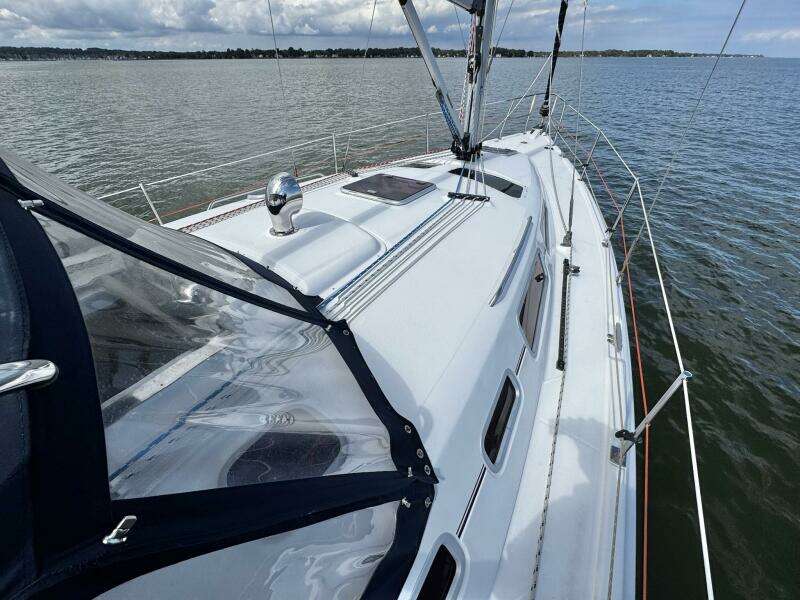 Vivez 38ft Hunter Yacht For Sale