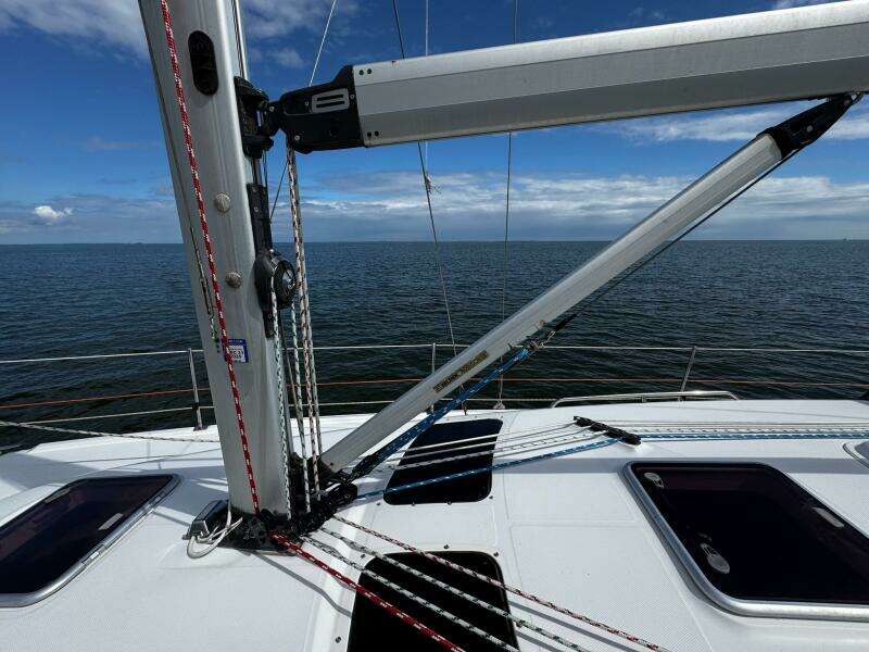 Vivez 38ft Hunter Yacht For Sale