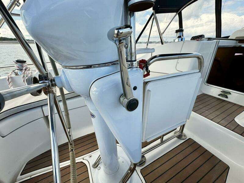 Vivez 38ft Hunter Yacht For Sale