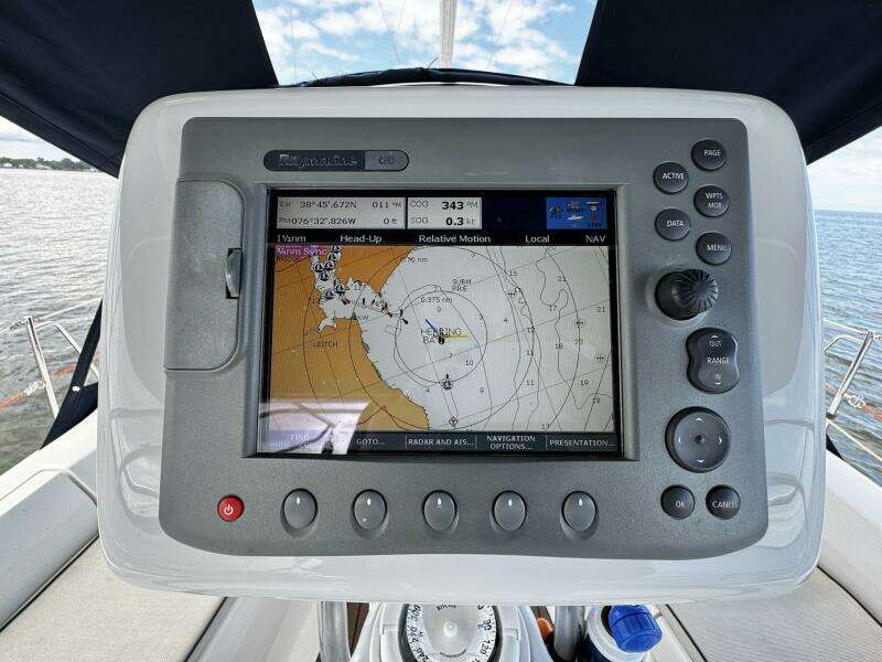Vivez 38ft Hunter Yacht For Sale