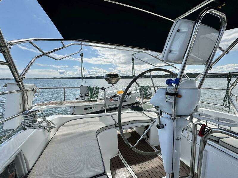 Vivez 38ft Hunter Yacht For Sale