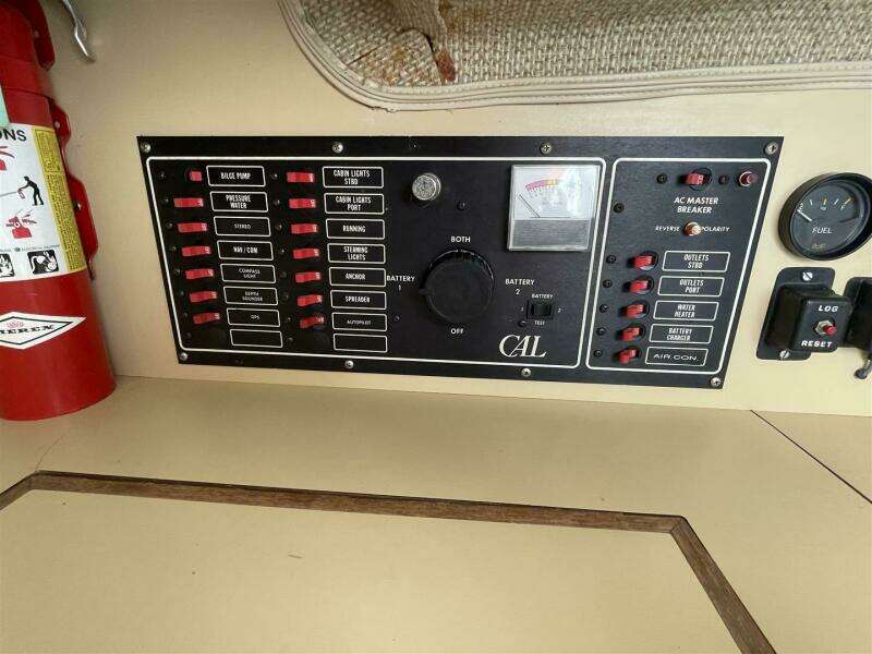 31ft CAL Yacht For Sale