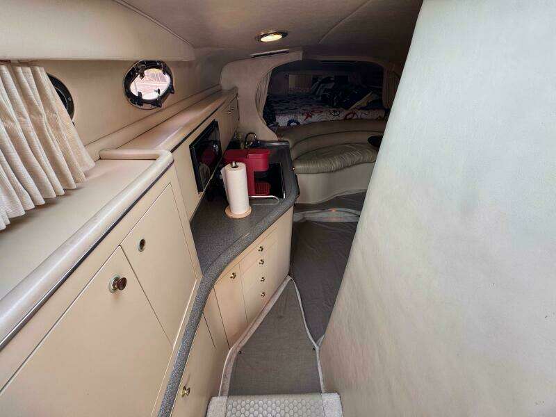 31ft Sea Ray Yacht For Sale