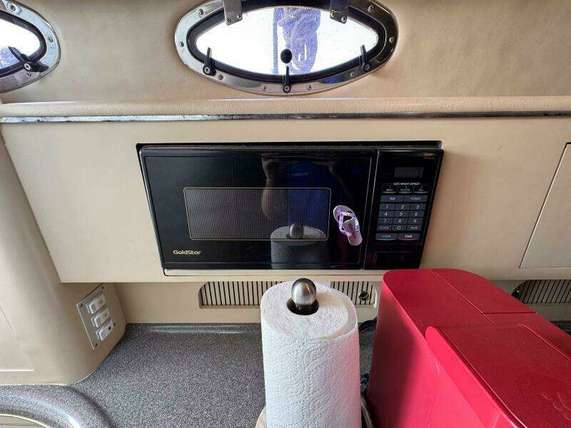 31ft Sea Ray Yacht For Sale