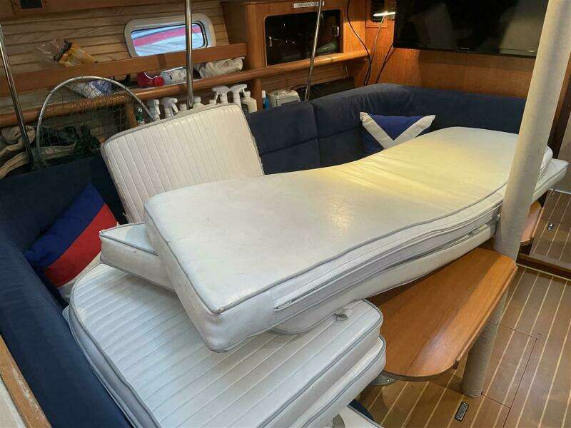 Midnight Magic 38ft Catalina Yacht For Sale