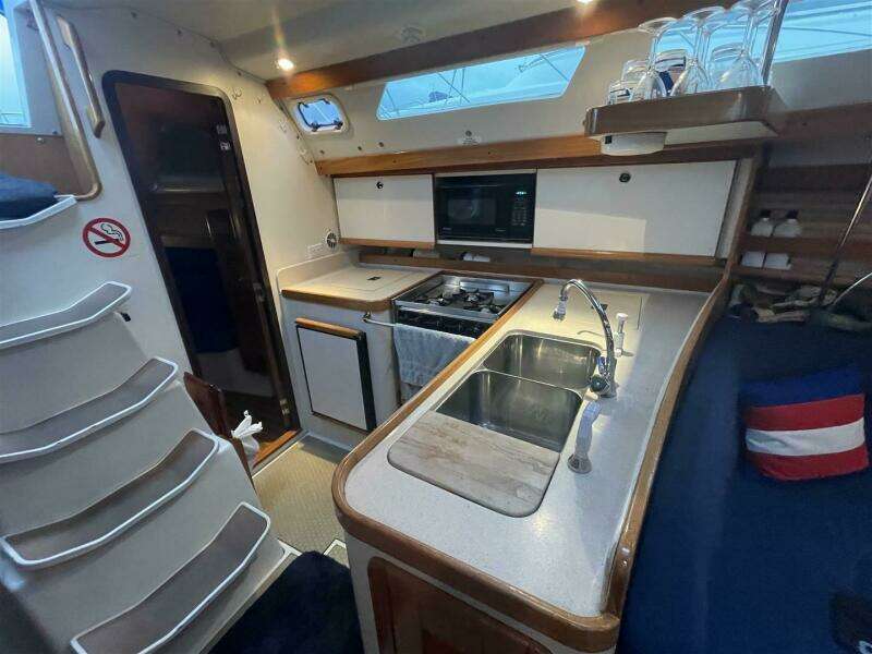 Midnight Magic 38ft Catalina Yacht For Sale