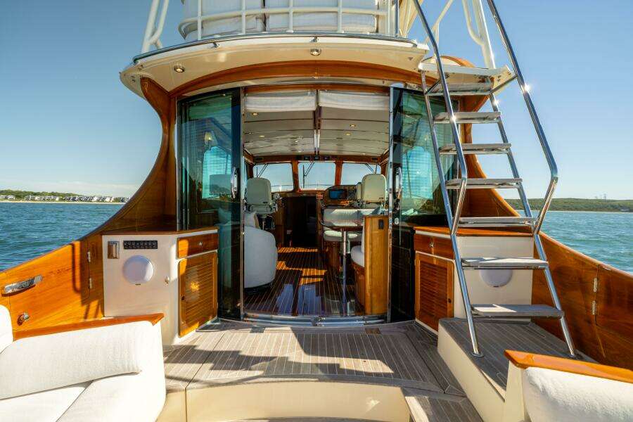 48 ft Hinckley  2014 Talaria 48 Flybridge