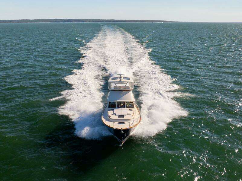 48 ft Hinckley  2014 Talaria 48 Flybridge