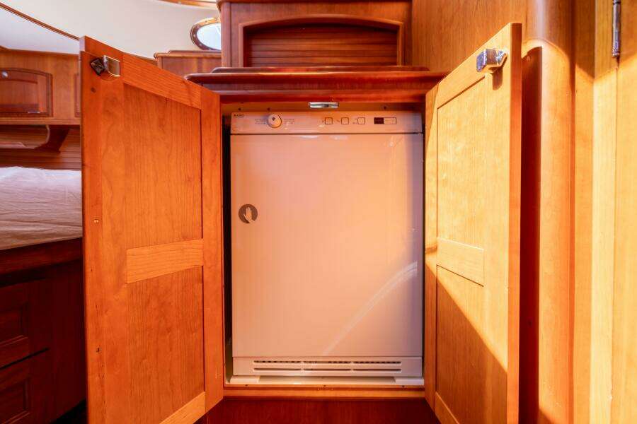48 ft Hinckley  2014 Talaria 48 Flybridge