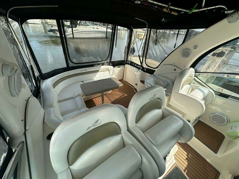 34ft Sea Ray Yacht For Sale