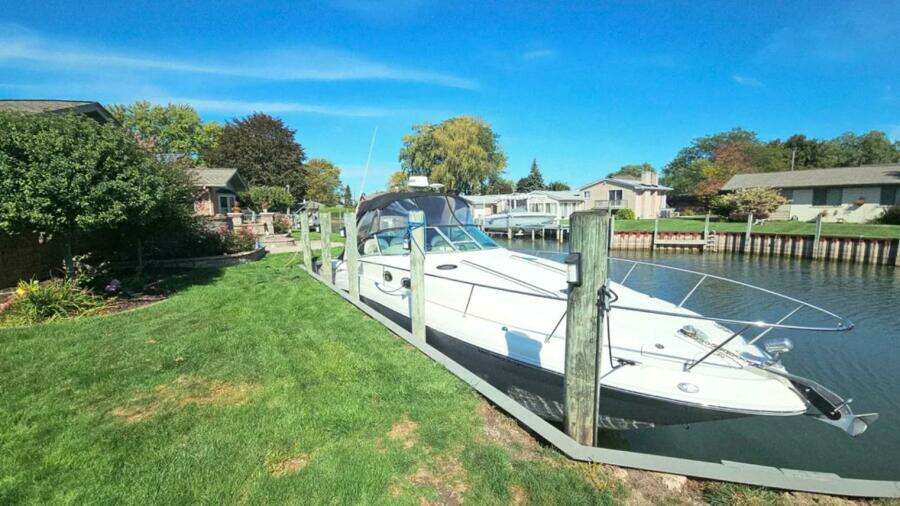 34ft Sea Ray Yacht For Sale