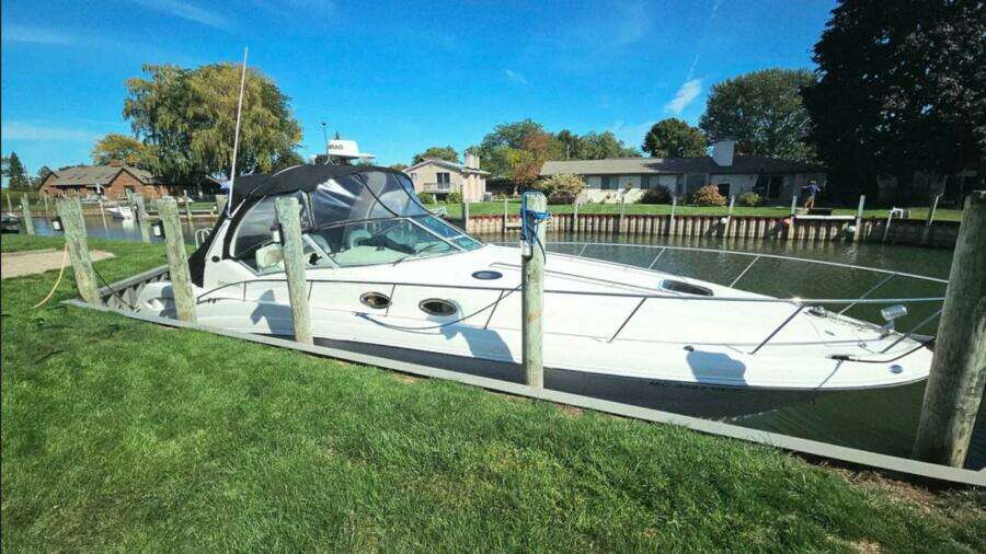 34ft Sea Ray Yacht For Sale