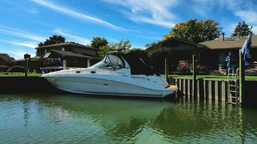 34ft Sea Ray Yacht For Sale