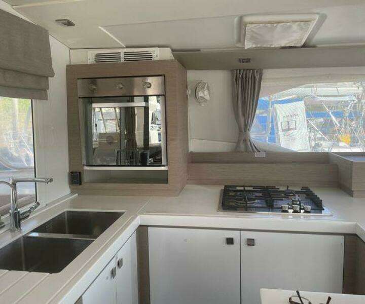 Endeavour 47ft Fountaine Pajot Yacht For Sale