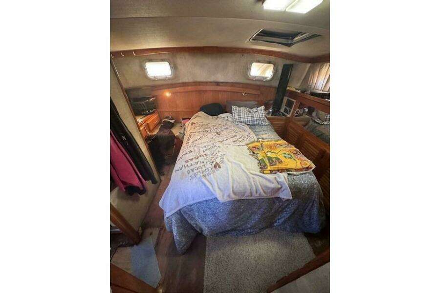Precious Cargo 40ft Silverton Yacht For Sale