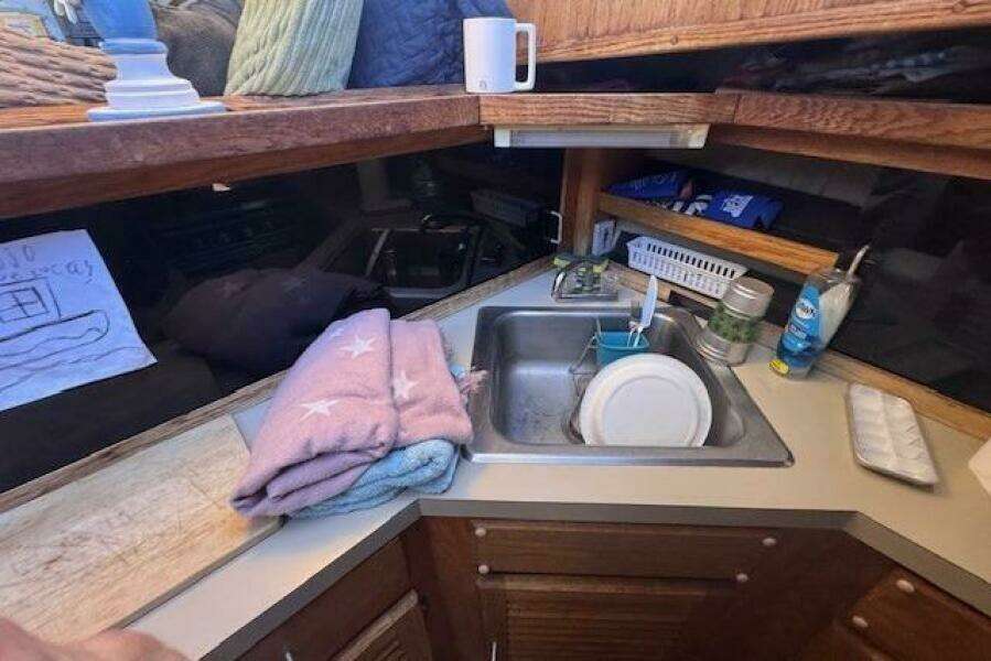 Precious Cargo 40ft Silverton Yacht For Sale