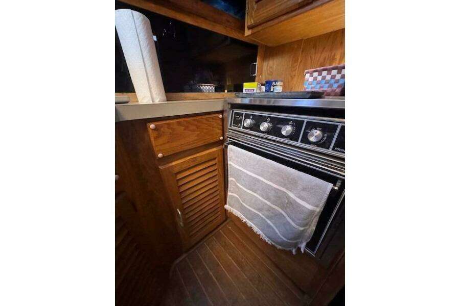 Precious Cargo 40ft Silverton Yacht For Sale