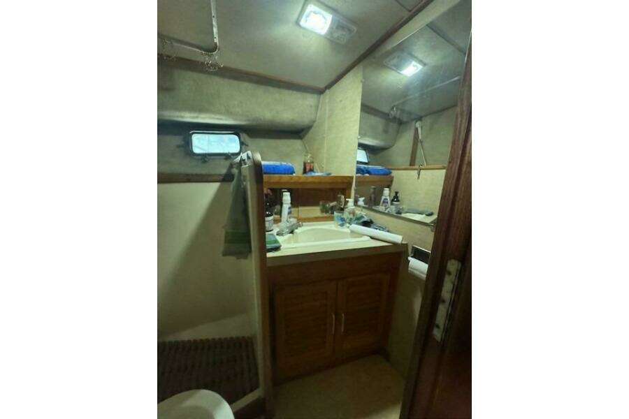 Precious Cargo 40ft Silverton Yacht For Sale