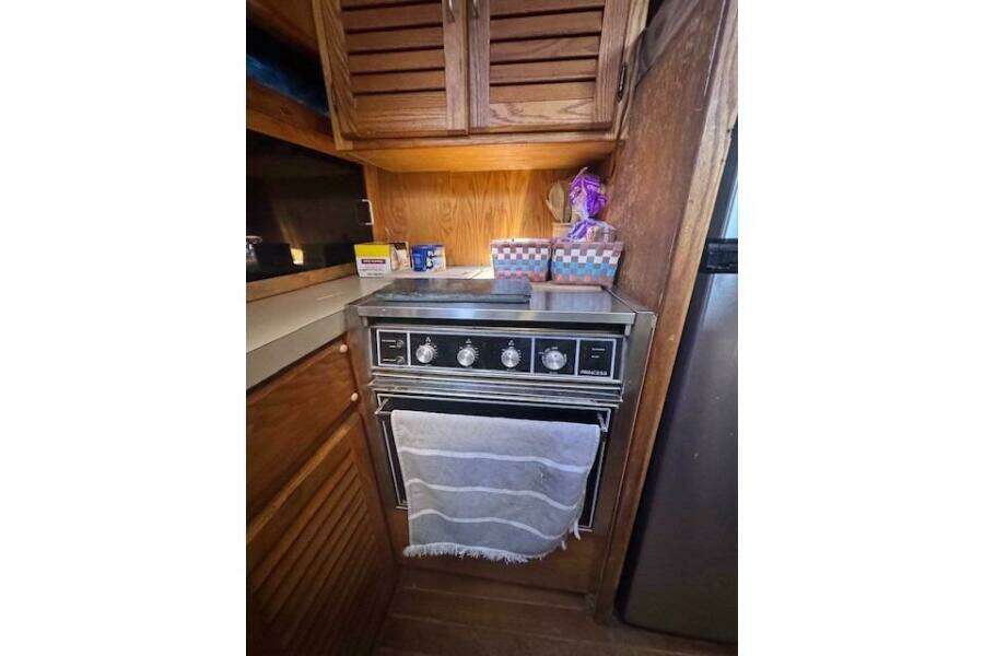 Precious Cargo 40ft Silverton Yacht For Sale