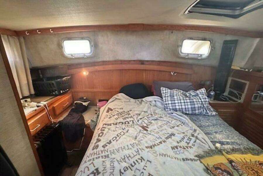 Precious Cargo 40ft Silverton Yacht For Sale