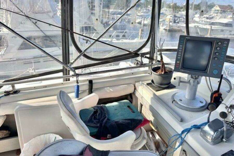 Precious Cargo 40ft Silverton Yacht For Sale