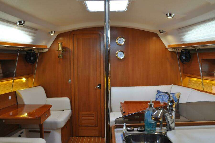Starry Night 35ft Catalina Yacht For Sale