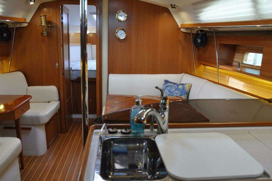Starry Night 35ft Catalina Yacht For Sale