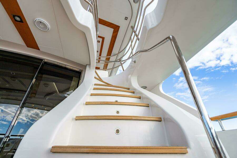 ALLORA 121ft Benetti Yacht For Sale