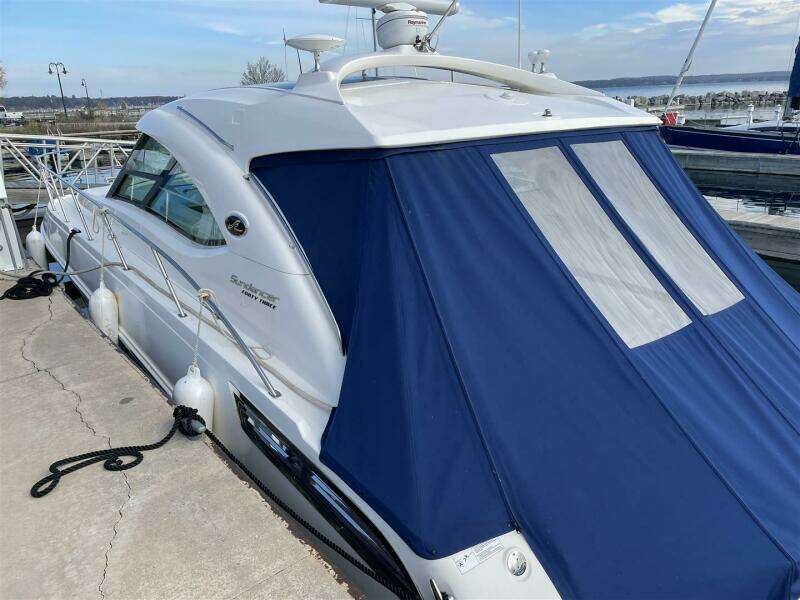 Lightning Stike 43ft Sea Ray Yacht For Sale