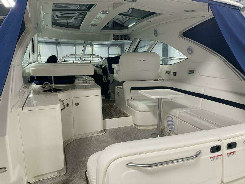Lightning Stike 43ft Sea Ray Yacht For Sale
