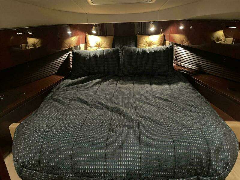 Lightning Stike 43ft Sea Ray Yacht For Sale