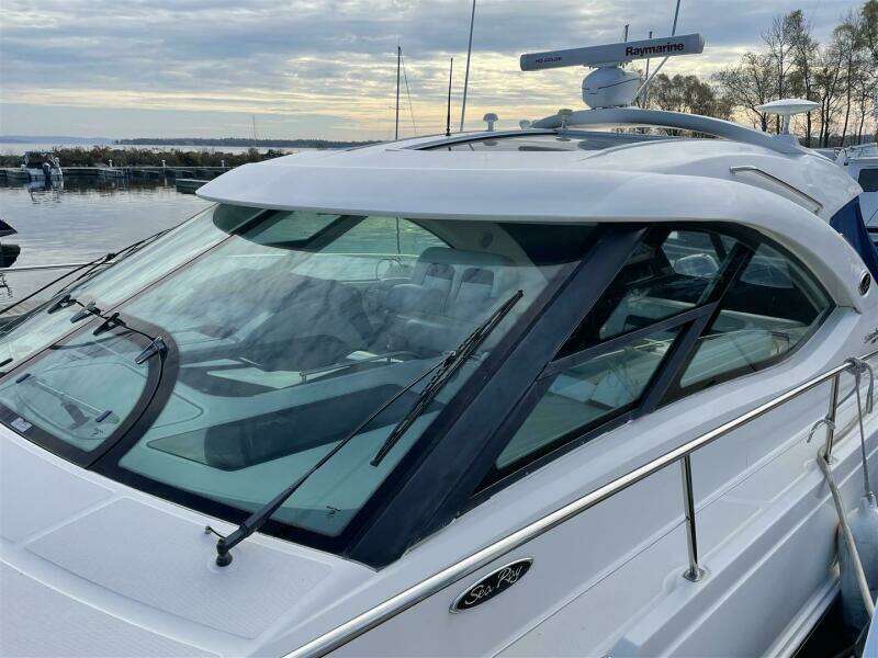 Lightning Stike 43ft Sea Ray Yacht For Sale