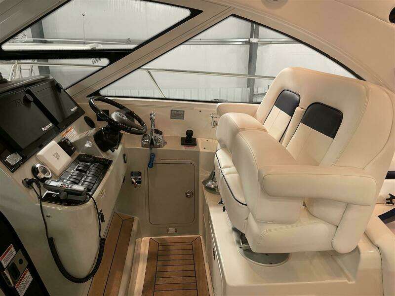 Lightning Stike 43ft Sea Ray Yacht For Sale