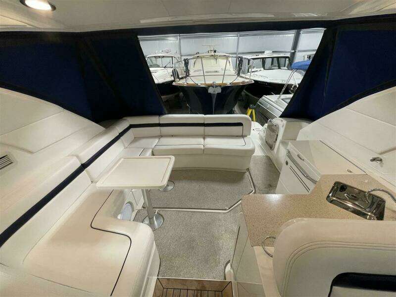 Lightning Stike 43ft Sea Ray Yacht For Sale