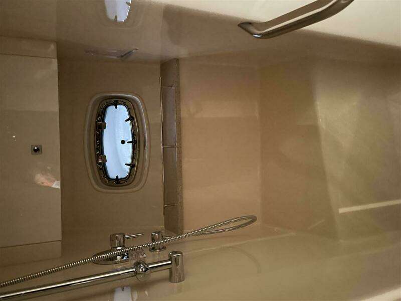 Lightning Stike 43ft Sea Ray Yacht For Sale