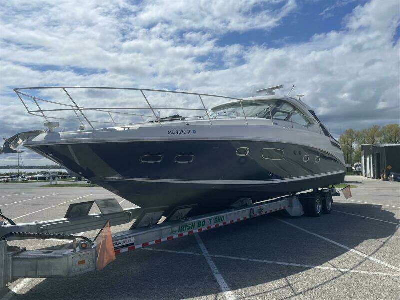 Lightning Stike 43ft Sea Ray Yacht For Sale