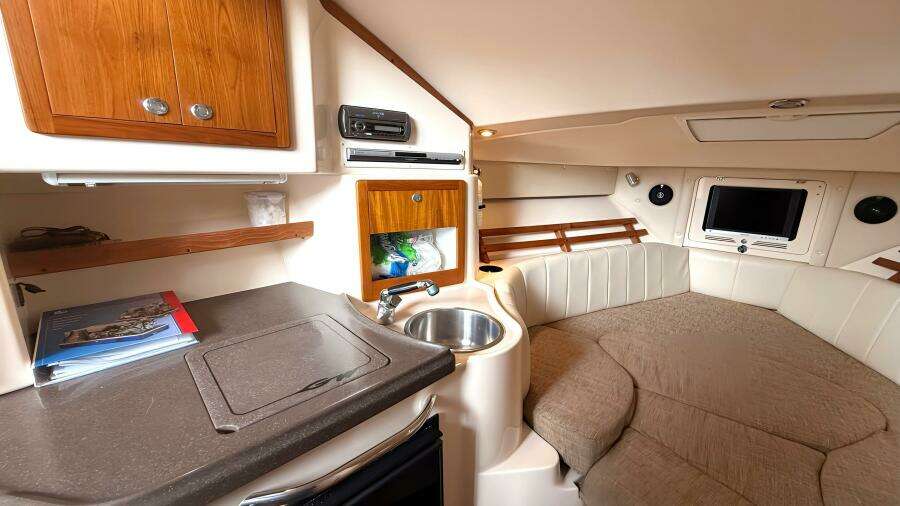 30ft Grady White Yacht For Sale