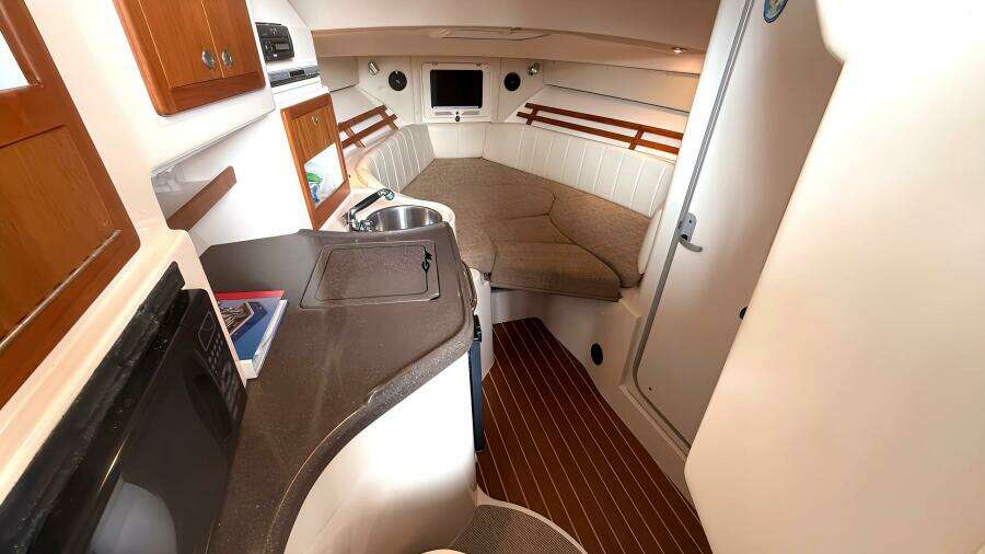 30ft Grady White Yacht For Sale