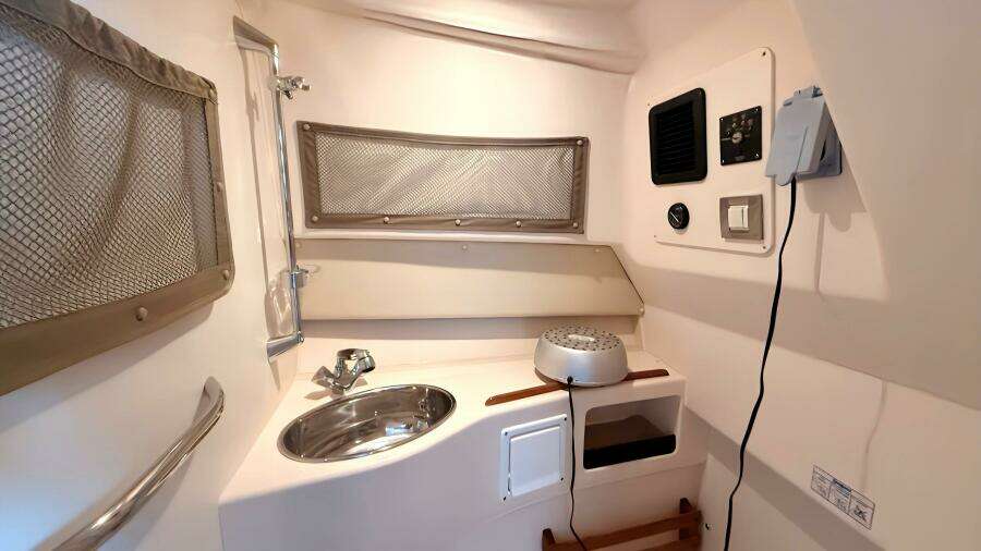 30ft Grady White Yacht For Sale