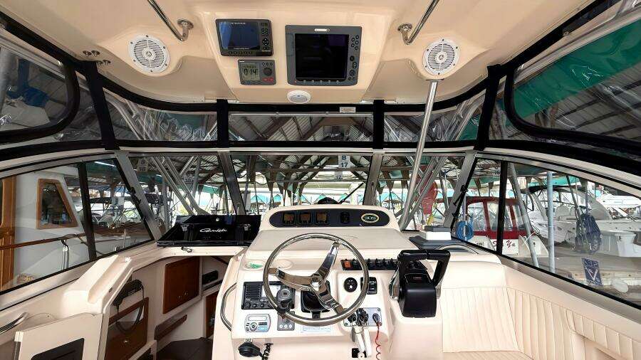 30ft Grady White Yacht For Sale