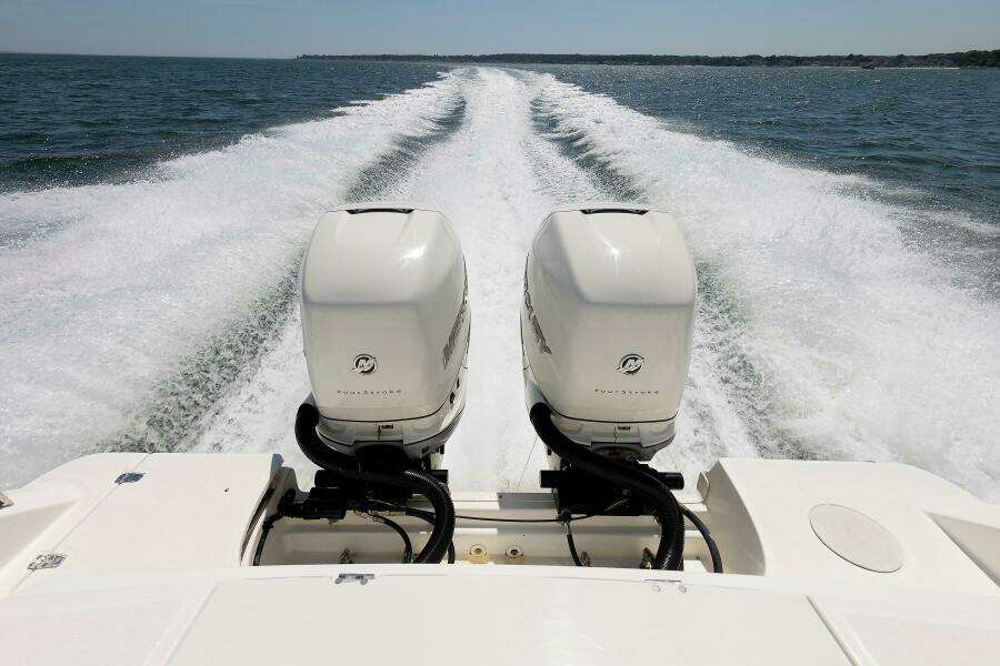 Murphy s Law 33ft Boston Whaler Yacht For Sale