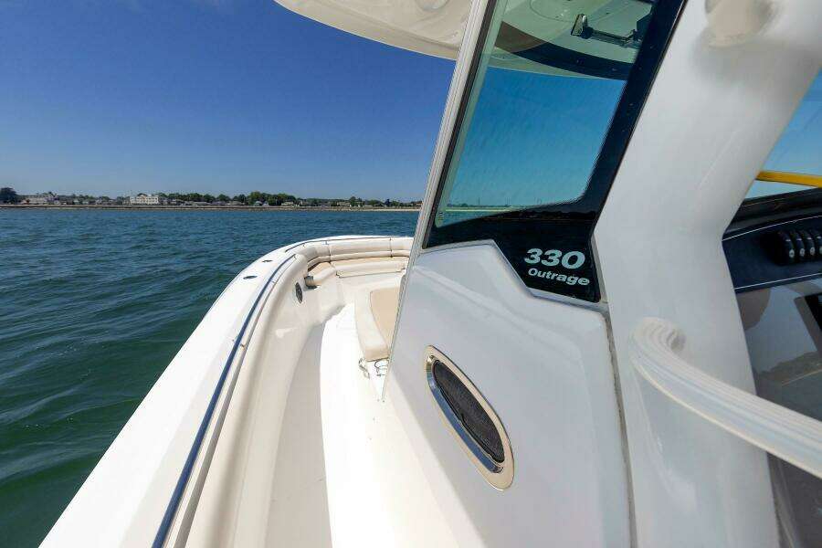 Murphy s Law 33ft Boston Whaler Yacht For Sale